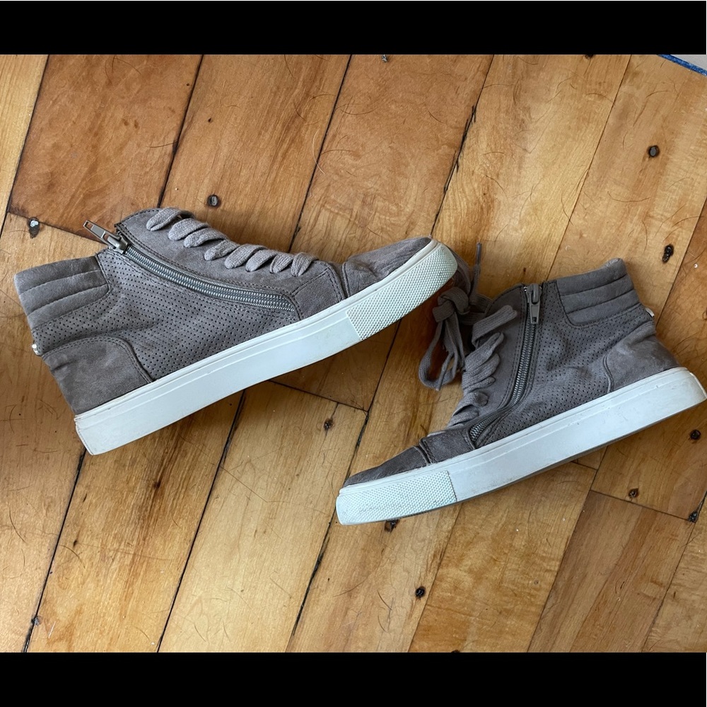 Steve Madden High Top shoes